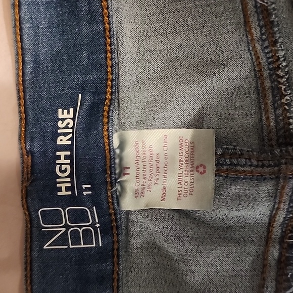 Jeans - Picture 2 of 3